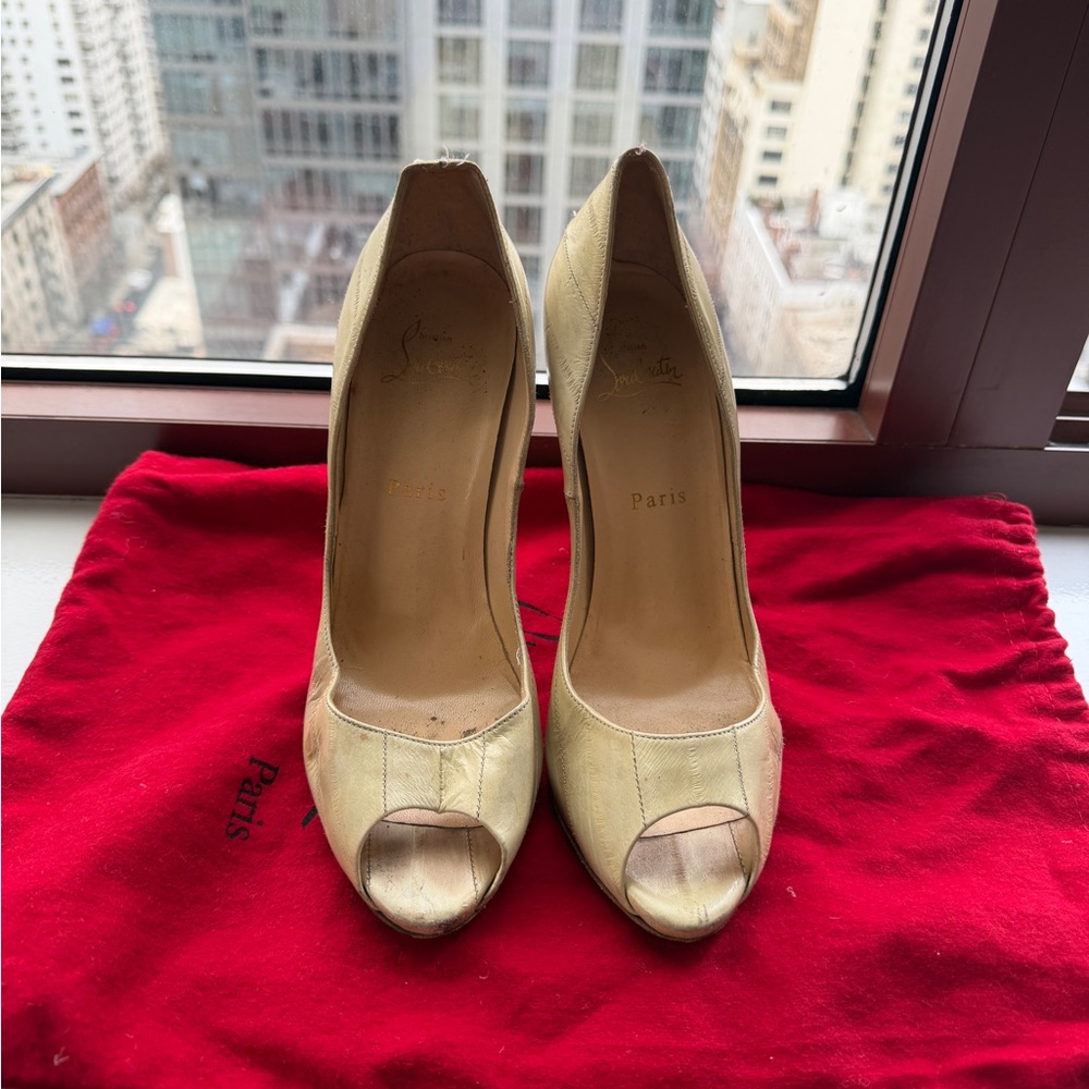 Christian Louboutin Cream Peep-Toe Heels EU 39.5
